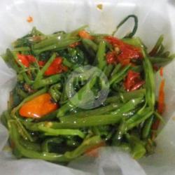 Tumis Kangkung Cabe Uleg