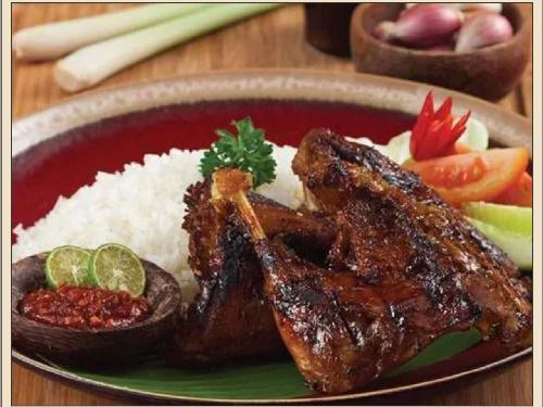 Bebek Bakar Pak woo, Akses UI