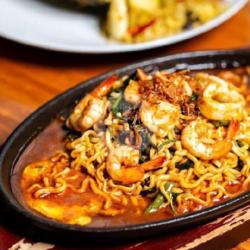 Mie Hotplate Kangkung Belacan With Seafood