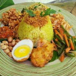 Nasi Kuning Spesial