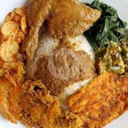 Paket Nasi Ayam Bumbu Rendang   Telor Dadar