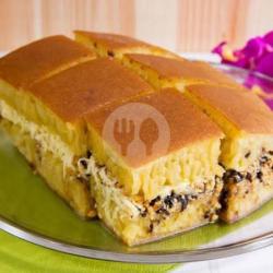 Martabak Bangka Coklat Kismis Susu