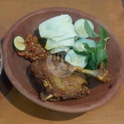 Bebek Goreng Sambal Terasi Matang