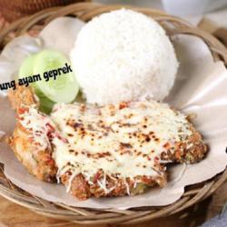 Nasi Ayam Geprek Mozarella ( Ayam Tanpa Tulang )