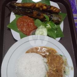 Nasi Pecel Ikan Lele