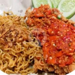 Mie Goreng Super Pedas Jamur Geprek