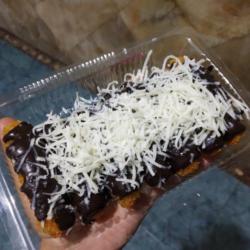 Pisang Crispy Coklat Topping Keju