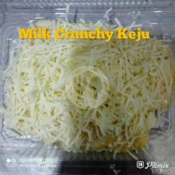 Pancong Setengah Matang Milk Crunchy Keju