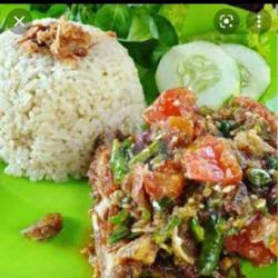 Nasi Ayam Cabe Hijau