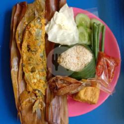 Nasi Liwet Pepes Ikan Kembung