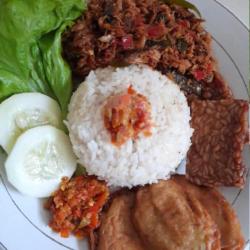 Nasi Sambel Tongkol Ndoweh