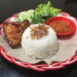 Paket Nasi Uduk Dada/paha  Komplit