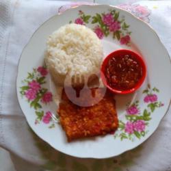 Nasi Sambel Bawang Tempe Penyet