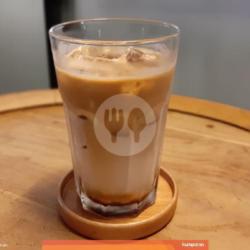 Kopi Ginseng Susu Dingin