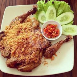 1 Ekor Ayam Kampung Goreng Kremes