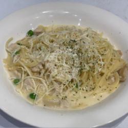 Spaghetti Alfredo Chicken