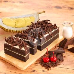 Lapis Durian Blackforest Special