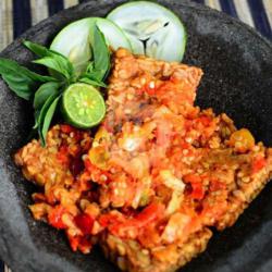 Tempe Penyet Sambal Tomat