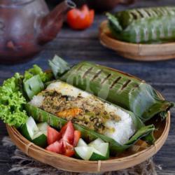 Nasi Bakar Tongkol Suir Balado