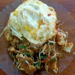 Tipat Cantok Telur Ceplok