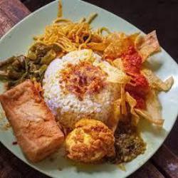 Nasi Campur Telur