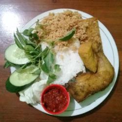 Paket Ayam Kremes   Tempe/tahu   Es/panas Teh