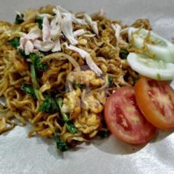 Mie Goreng   Ayam   Sawi   Kol   Telor(bisa Request)