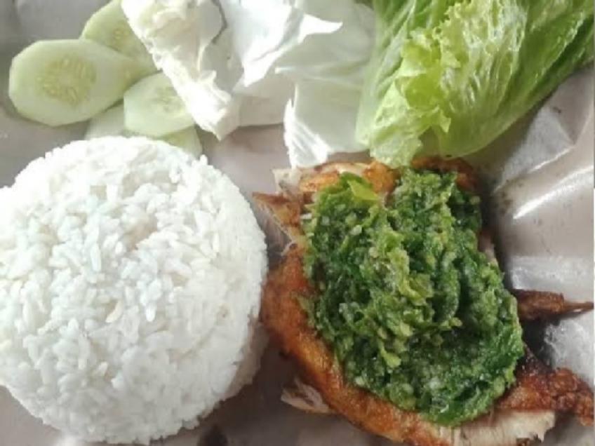 Ayam Penyet Sambel Ijo Bang Hendra Komp Garuda Gofood