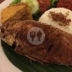 Paket Nasi Nila Goreng