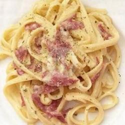 Fettuccine Carbonara Smoked Beef