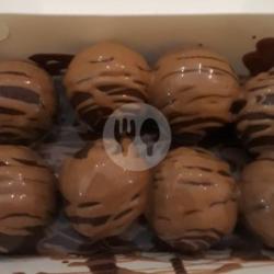 Donat 12 Coklat Capuccino   1 Minuman