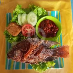 Nasi Penyet Mujaer,tempe Bacem,sambel Lalapan