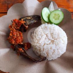 Nasi Lele Penyet Sambel Bawang