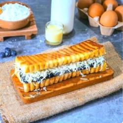 Roti Bakar Blueberry Susu
