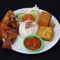 Paket Komplit( Nila Goreng  Nasi  Tahu  Tempe Sambal Bawang/ Terasi) Free Teh Es