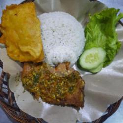 Ayam Gepuk Nasi