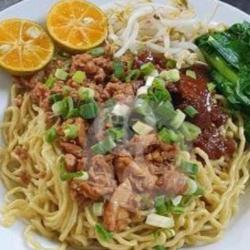 Mie Special (ayam, Cincang & Chasiu) 1/2 Porsi