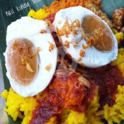 Nasi Kuning Telur Asin