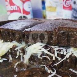 Terang Bulan Adonan Blackforest Coklat Keju