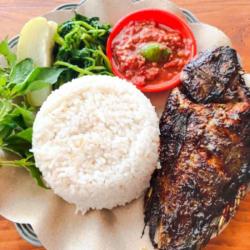 Nasi Lalapan Nila Bakar