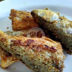 Ikan Bandeng Goreng Sambal