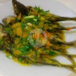 Nasi Dencis Cabe Ijo Sayur Daun Ubi Tumbuk