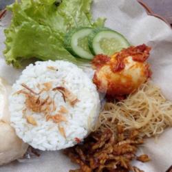 Nasi Uduk Makepo Balado Telur Bulat