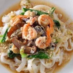 Mie Kwetiaw Kuah Seafood