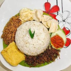 Nasi Uduk Krawu Daging Sapi