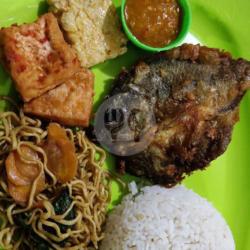 Nasi Ikan Bolu Goreng Tepung Komplit