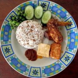 Nasi To Ayam Goreng  Serundeng