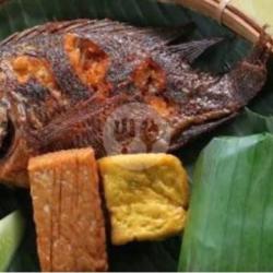 Nasi Timbel Ikan Mas Komplit