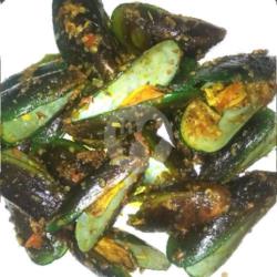 Kerang Hijau Bumbu Betutu