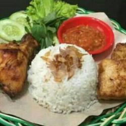 Nasi Penyetan Ayam Goreng